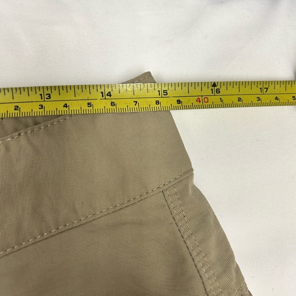 The North Face Convertible Tan Beige Zip Off Cargo Hiking Shorts Women's Size 6 - Picture 7 of 10